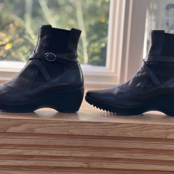 French leather boots bought in Paris from Louboutin factory, size 40. - Picture 9 of 10